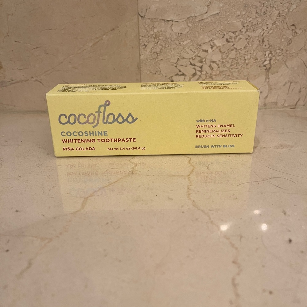Cocofloss Whitening Toothpaste in Yellow